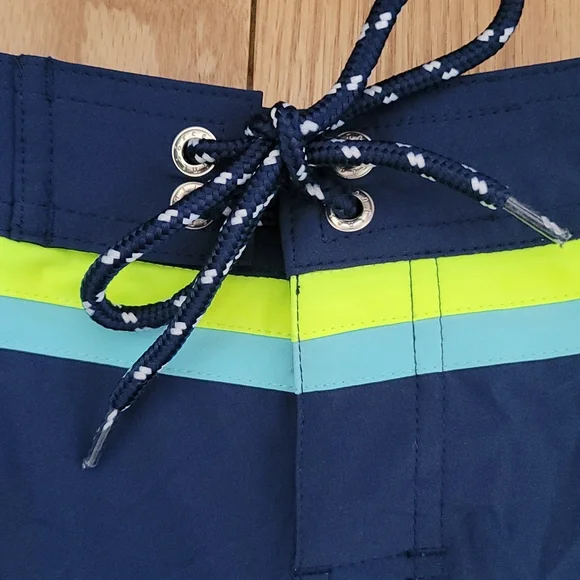 Greenlines Boys Boardshort Size 4 NWOT